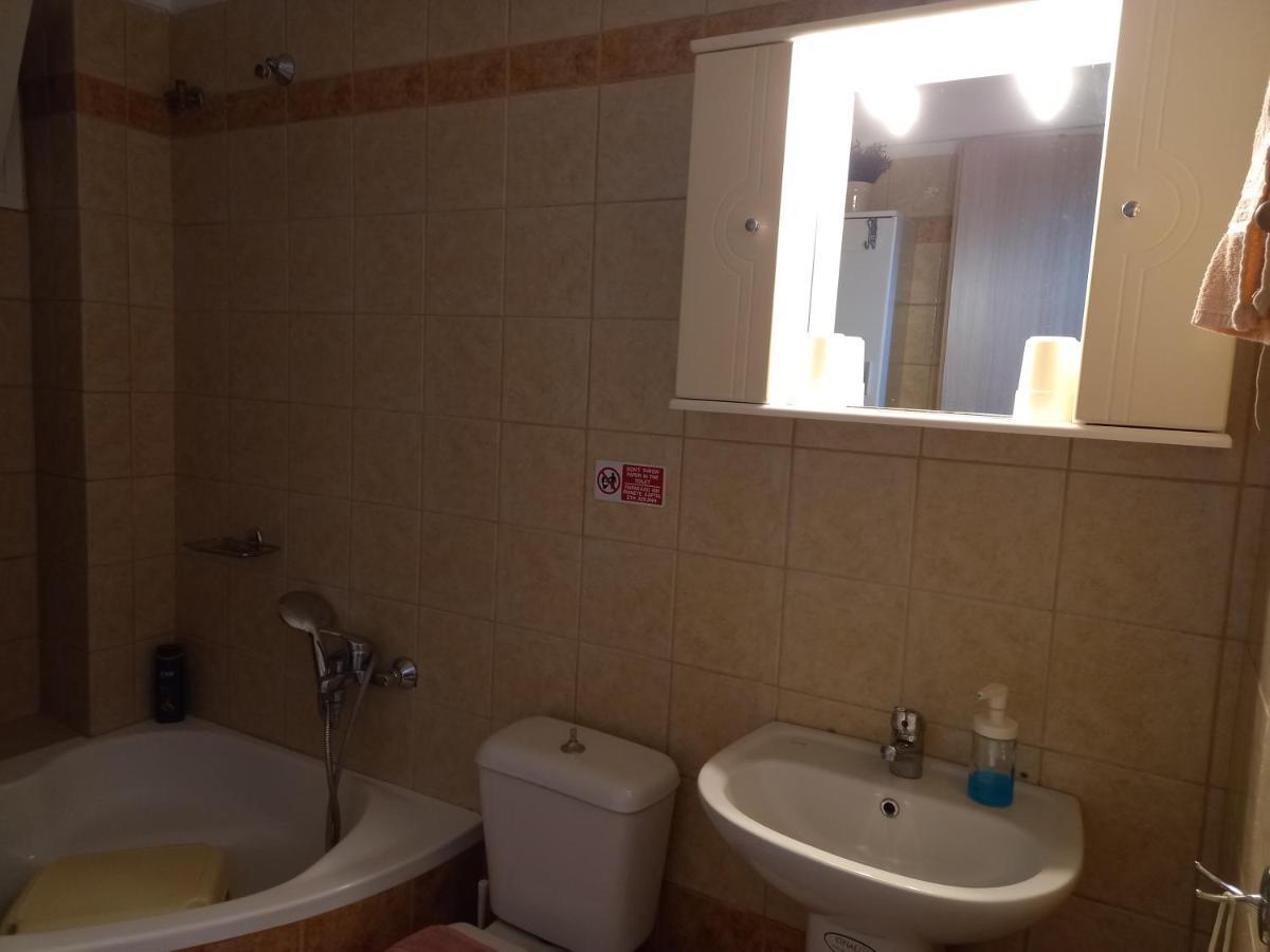 Peramos Apartments Néa Péramos エクステリア 写真